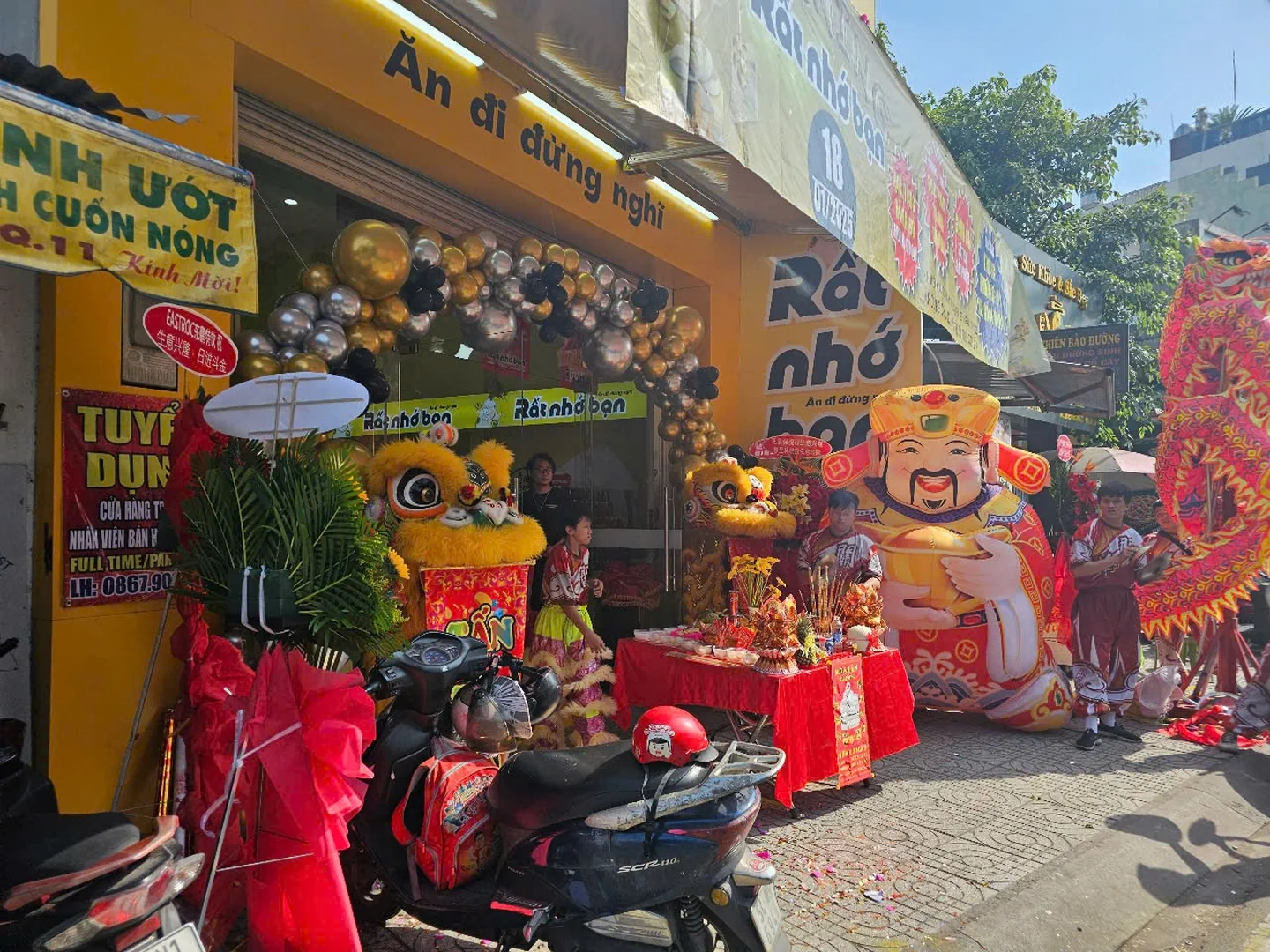 thi-cong-sieu-thi